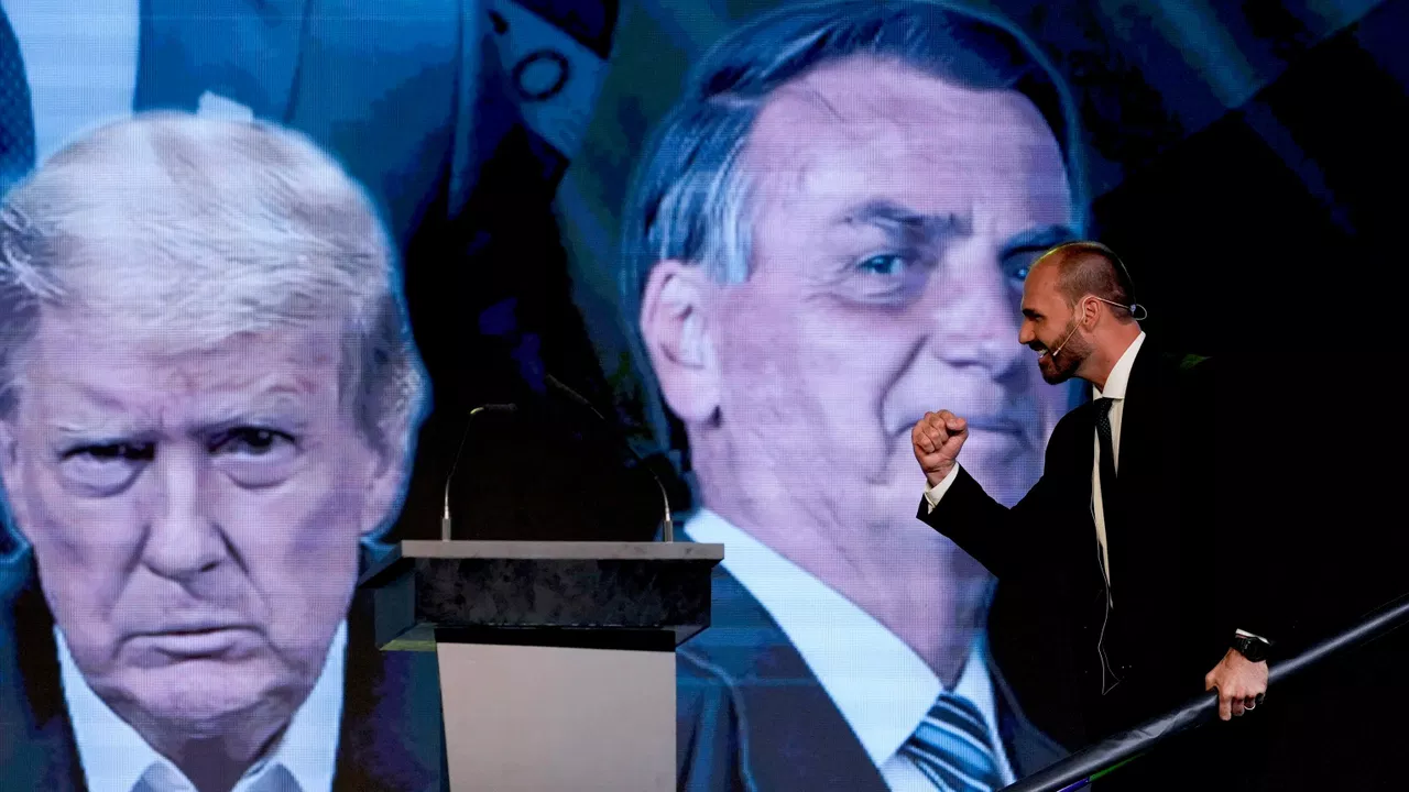 Eduardo Bolsonaro se reúne com equipe de Trump e pede sanções a ministros